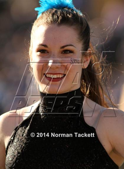 Thumbnail 2 in Hutchinson vs. East (KSHSAA 6A Final) photogallery.