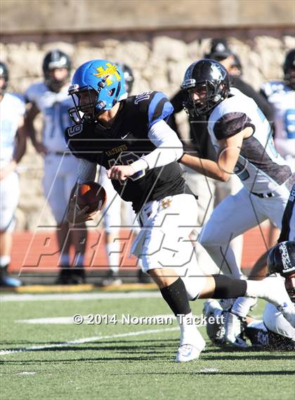 Thumbnail 2 in Hutchinson vs. East (KSHSAA 6A Final) photogallery.
