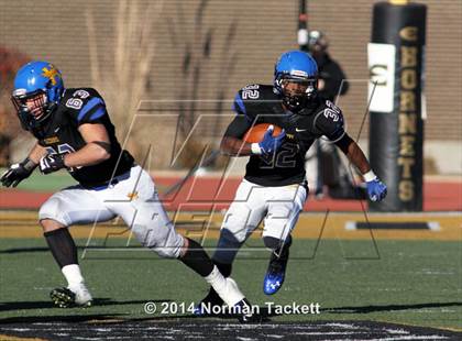 Thumbnail 2 in Hutchinson vs. East (KSHSAA 6A Final) photogallery.