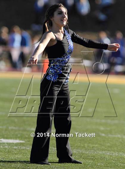 Thumbnail 1 in Hutchinson vs. East (KSHSAA 6A Final) photogallery.