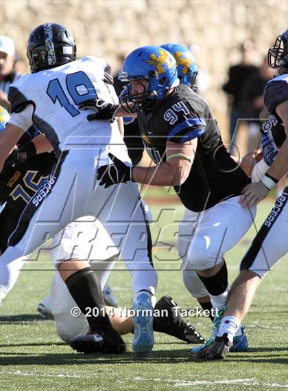 Thumbnail 1 in Hutchinson vs. East (KSHSAA 6A Final) photogallery.