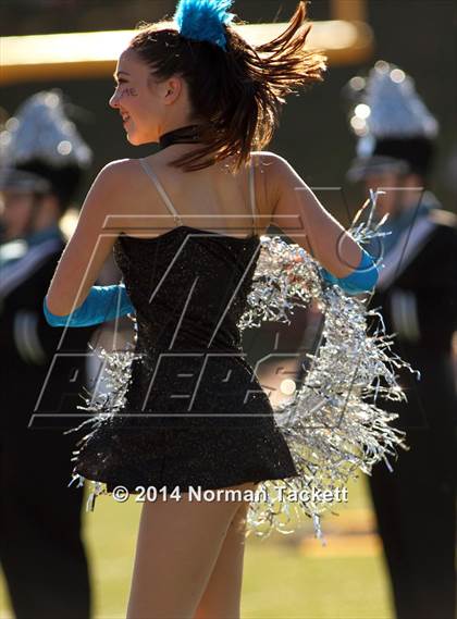 Thumbnail 2 in Hutchinson vs. East (KSHSAA 6A Final) photogallery.