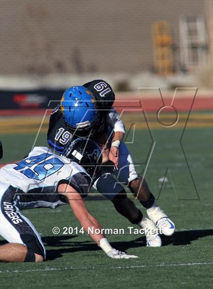 Thumbnail 1 in Hutchinson vs. East (KSHSAA 6A Final) photogallery.