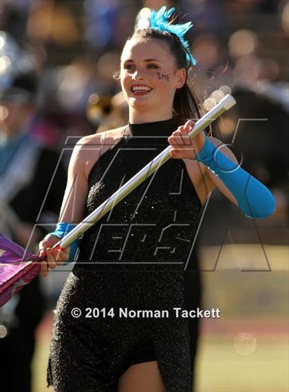 Thumbnail 2 in Hutchinson vs. East (KSHSAA 6A Final) photogallery.