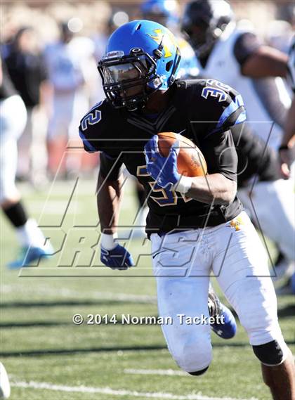 Thumbnail 1 in Hutchinson vs. East (KSHSAA 6A Final) photogallery.