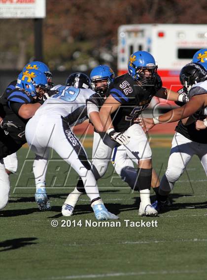Thumbnail 2 in Hutchinson vs. East (KSHSAA 6A Final) photogallery.