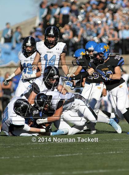 Thumbnail 3 in Hutchinson vs. East (KSHSAA 6A Final) photogallery.