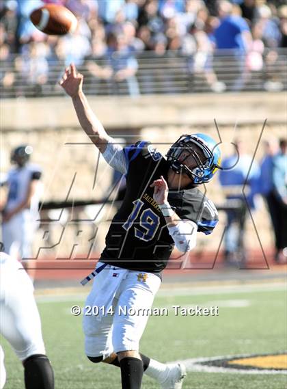 Thumbnail 1 in Hutchinson vs. East (KSHSAA 6A Final) photogallery.