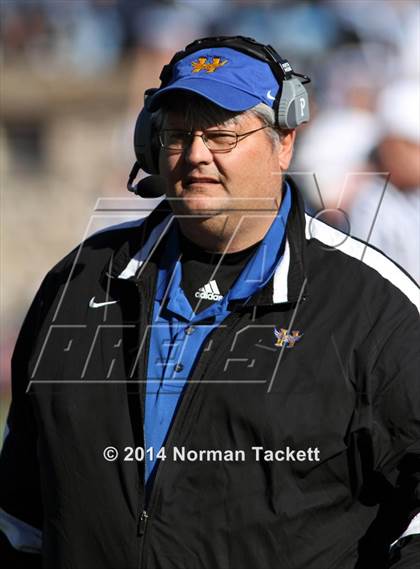 Thumbnail 3 in Hutchinson vs. East (KSHSAA 6A Final) photogallery.