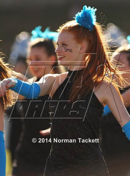 Thumbnail 2 in Hutchinson vs. East (KSHSAA 6A Final) photogallery.