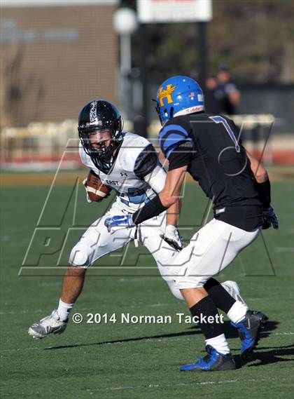 Thumbnail 2 in Hutchinson vs. East (KSHSAA 6A Final) photogallery.