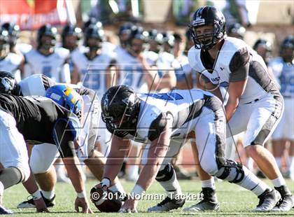 Thumbnail 3 in Hutchinson vs. East (KSHSAA 6A Final) photogallery.