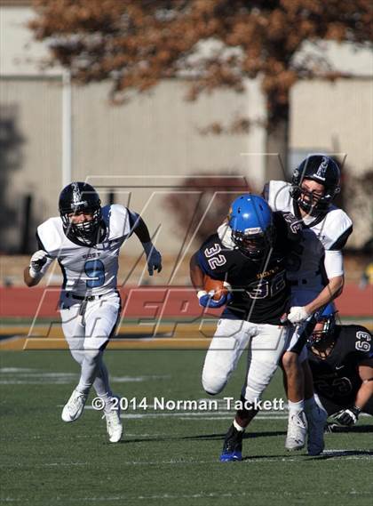 Thumbnail 3 in Hutchinson vs. East (KSHSAA 6A Final) photogallery.