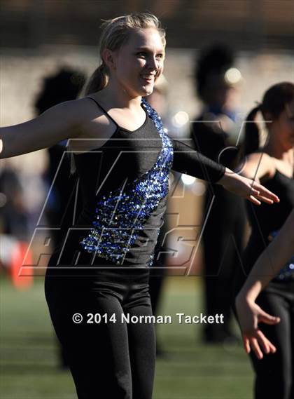 Thumbnail 3 in Hutchinson vs. East (KSHSAA 6A Final) photogallery.