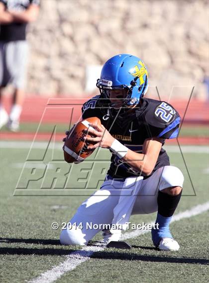 Thumbnail 2 in Hutchinson vs. East (KSHSAA 6A Final) photogallery.