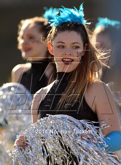 Thumbnail 1 in Hutchinson vs. East (KSHSAA 6A Final) photogallery.
