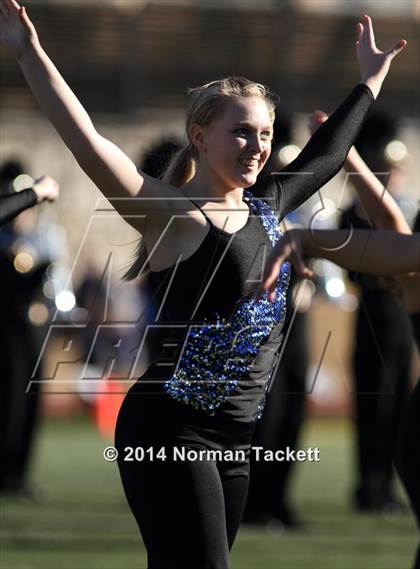 Thumbnail 1 in Hutchinson vs. East (KSHSAA 6A Final) photogallery.