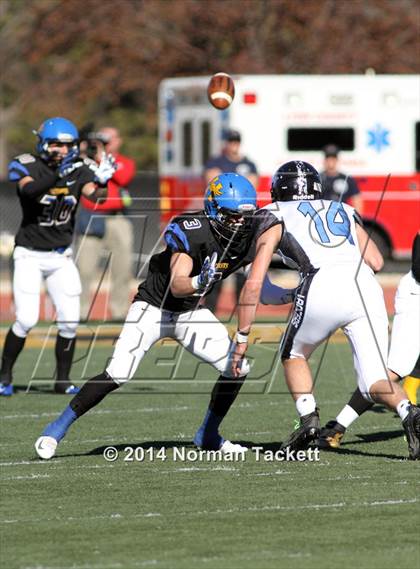 Thumbnail 3 in Hutchinson vs. East (KSHSAA 6A Final) photogallery.