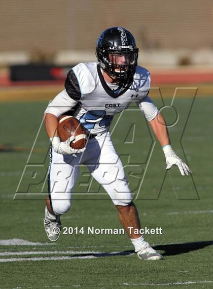 Thumbnail 1 in Hutchinson vs. East (KSHSAA 6A Final) photogallery.