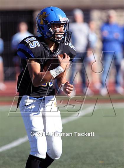 Thumbnail 3 in Hutchinson vs. East (KSHSAA 6A Final) photogallery.