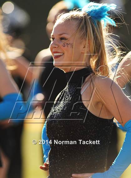 Thumbnail 2 in Hutchinson vs. East (KSHSAA 6A Final) photogallery.