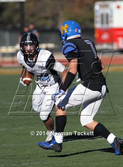 Thumbnail 3 in Hutchinson vs. East (KSHSAA 6A Final) photogallery.