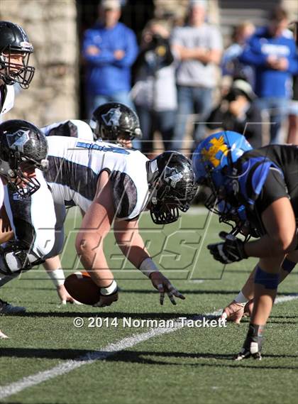 Thumbnail 3 in Hutchinson vs. East (KSHSAA 6A Final) photogallery.