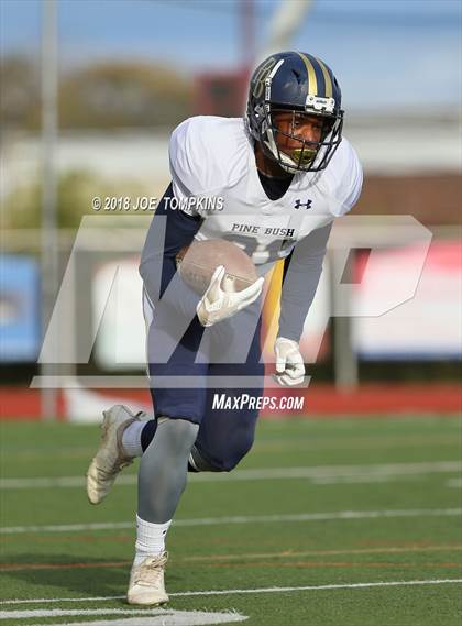 Thumbnail 3 in Pine Bush vs. Monroe-Woodbury (Section 9 Class AA Semifinal ) photogallery.