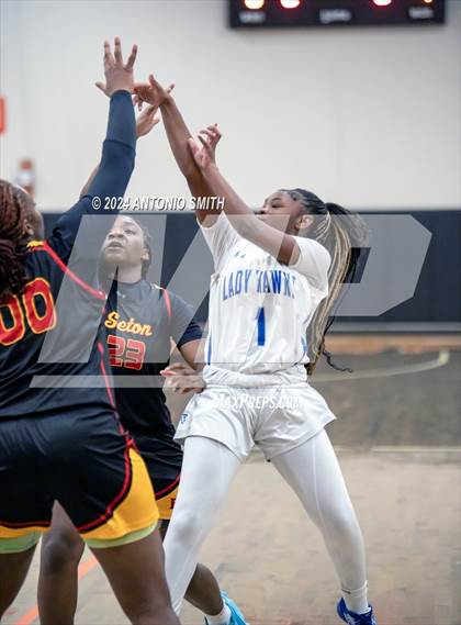 Thumbnail 1 in Triton vs. Elizabeth Seton (Battle in the Bull Invitational) photogallery.
