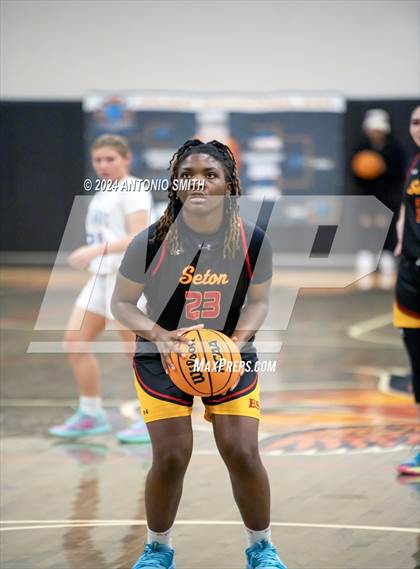 Thumbnail 2 in Triton vs. Elizabeth Seton (Battle in the Bull Invitational) photogallery.