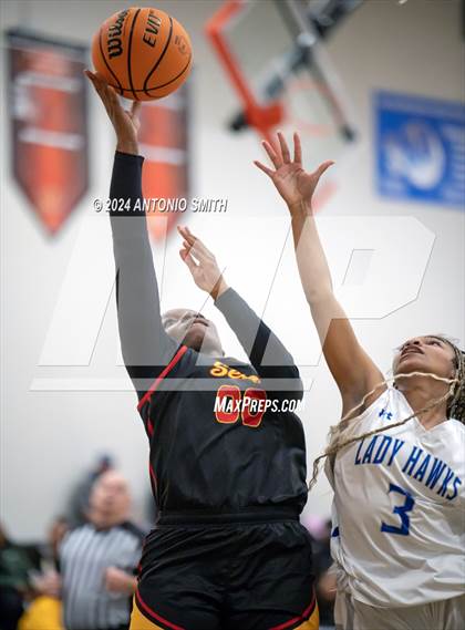 Thumbnail 3 in Triton vs. Elizabeth Seton (Battle in the Bull Invitational) photogallery.