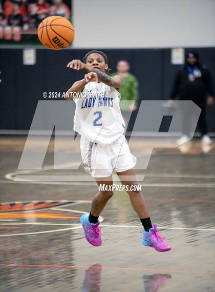 Thumbnail 3 in Triton vs. Elizabeth Seton (Battle in the Bull Invitational) photogallery.