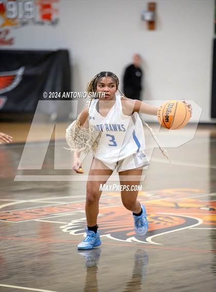 Thumbnail 3 in Triton vs. Elizabeth Seton (Battle in the Bull Invitational) photogallery.