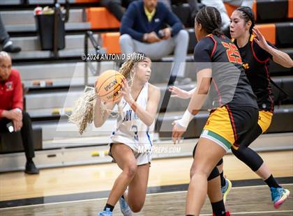 Thumbnail 2 in Triton vs. Elizabeth Seton (Battle in the Bull Invitational) photogallery.