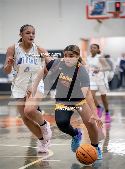 Thumbnail 1 in Triton vs. Elizabeth Seton (Battle in the Bull Invitational) photogallery.