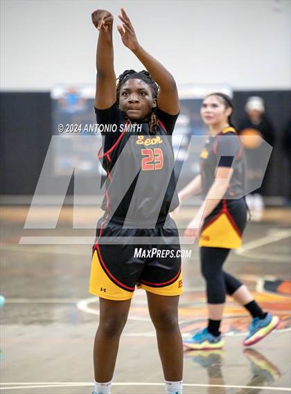 Thumbnail 3 in Triton vs. Elizabeth Seton (Battle in the Bull Invitational) photogallery.