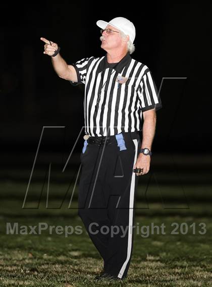 Thumbnail 1 in St. Genevieve vs. California City photogallery.
