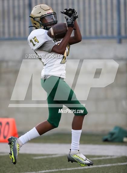 Thumbnail 2 in St. Monica vs Salesian photogallery.
