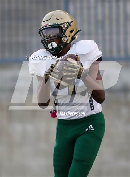 Thumbnail 1 in St. Monica vs Salesian photogallery.
