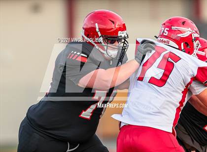 Thumbnail 2 in Yelm vs. Marysville-Pilchuck (3A Playoffs) photogallery.