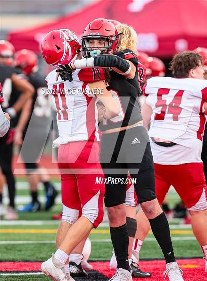 Thumbnail 1 in Yelm vs. Marysville-Pilchuck (3A Playoffs) photogallery.