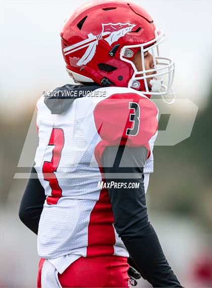 Thumbnail 3 in Yelm vs. Marysville-Pilchuck (3A Playoffs) photogallery.