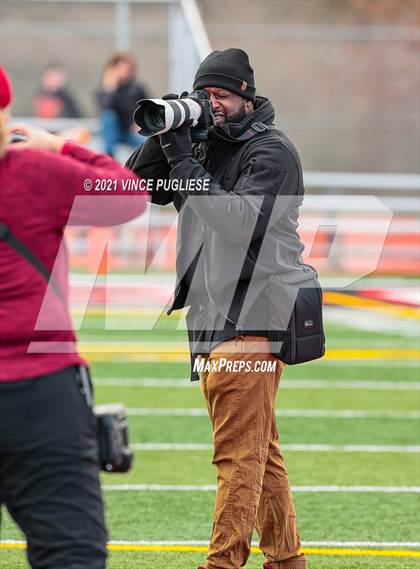 Thumbnail 1 in Yelm vs. Marysville-Pilchuck (3A Playoffs) photogallery.
