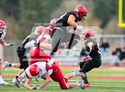 Thumbnail 1 in Yelm vs. Marysville-Pilchuck (3A Playoffs) photogallery.