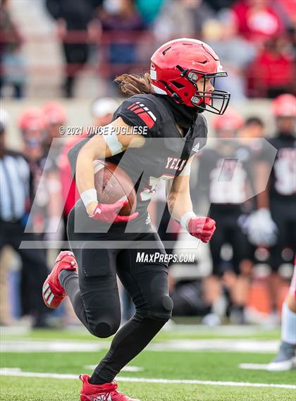 Thumbnail 3 in Yelm vs. Marysville-Pilchuck (3A Playoffs) photogallery.