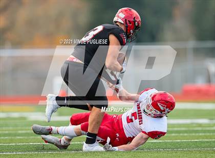Thumbnail 2 in Yelm vs. Marysville-Pilchuck (3A Playoffs) photogallery.