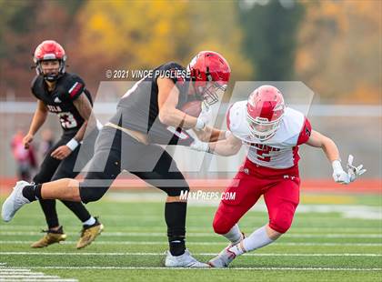 Thumbnail 2 in Yelm vs. Marysville-Pilchuck (3A Playoffs) photogallery.