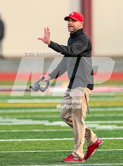 Thumbnail 1 in Yelm vs. Marysville-Pilchuck (3A Playoffs) photogallery.