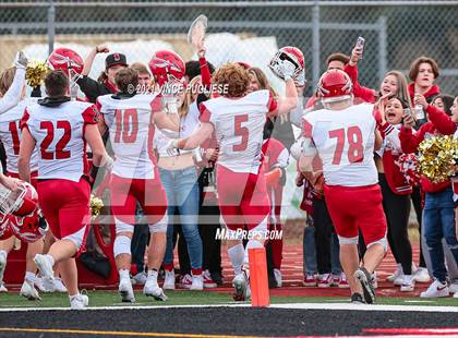 Thumbnail 1 in Yelm vs. Marysville-Pilchuck (3A Playoffs) photogallery.