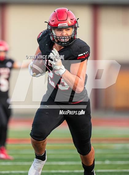 Thumbnail 3 in Yelm vs. Marysville-Pilchuck (3A Playoffs) photogallery.